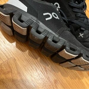 On Cloud Running Black Sneakers